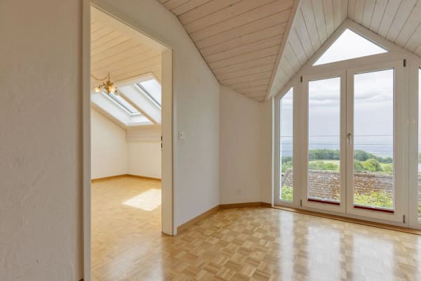 Immobilie in Farnern - Freistehendes 5.5-Zimmer Einfamilienhaus mit Weitsicht bis zu den Alpen - Bild 8