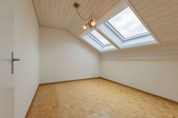 Immobilie in Farnern - Freistehendes 5.5-Zimmer Einfamilienhaus mit Weitsicht bis zu den Alpen - Bild 9