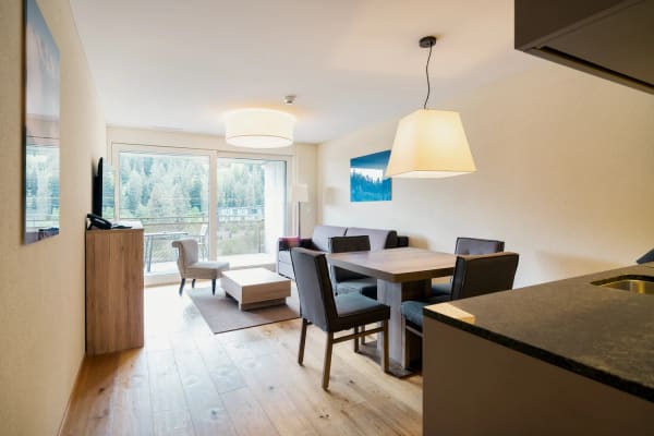 Immobilie in Laax Gr - Laax  2.5-Zimmer-Ferienwohnung mit jÃ¤hrlich 3% Nettorendite garantier - Bild 1