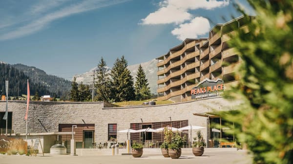 Immobilie in Laax Gr - Laax  3.5-Zimmer-Ferienwohnung mit jährlich 3% Nettorendite garantier - Bild 0