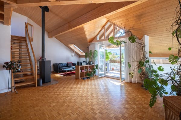 Immobilie in Brügg Be - Nicht alle Tage! Wunderbare 4.5 -5.5 Zi.-Dachwohnung mit Galerie - Bild 1