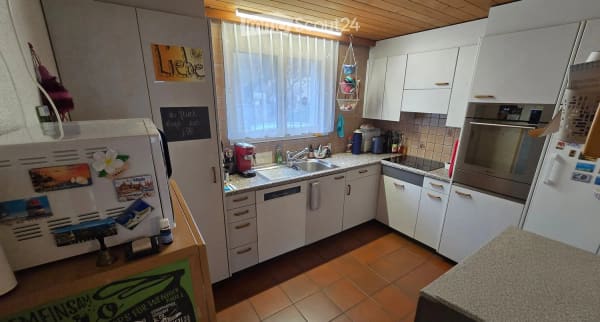 Immobilie in Meiringen - Freistehendes 7.5-Zimmer-Einfamilienhaus mit Einliegerwohnung - Bild 3
