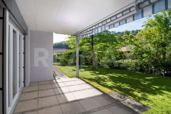 Immobilie in Wilen B. Wollerau - Modernes Wohnen eingebettet in die Natur / Frisch renovierte 4.5 Zimmerwohnung im EG / Im Baurecht - Bild 8