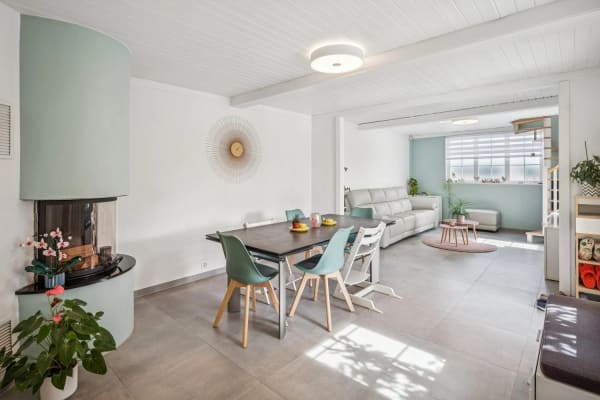 Immobilie in Ecublens Vd - Maison individuelle entiÃ¨rement rÃ©novÃ©e de 5.5 piÃ¨ces avec piscine et jardin - Bild 2