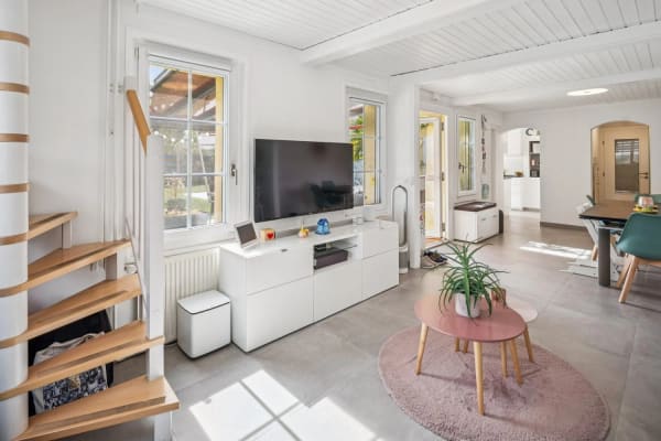 Immobilie in Ecublens Vd - Maison individuelle entiÃ¨rement rÃ©novÃ©e de 5.5 piÃ¨ces avec piscine et jardin - Bild 4