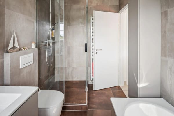 Immobilie in Ecublens Vd - Maison individuelle entiÃ¨rement rÃ©novÃ©e de 5.5 piÃ¨ces avec piscine et jardin - Bild 8