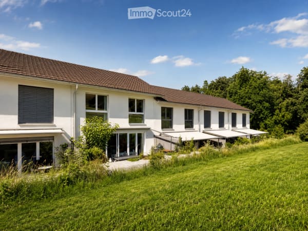 Immobilie in Frauenkappelen - Neuwertig am Waldrand â€“ 5.5-Zimmer-Haus mit Garten & Doppelgarage - Bild 1