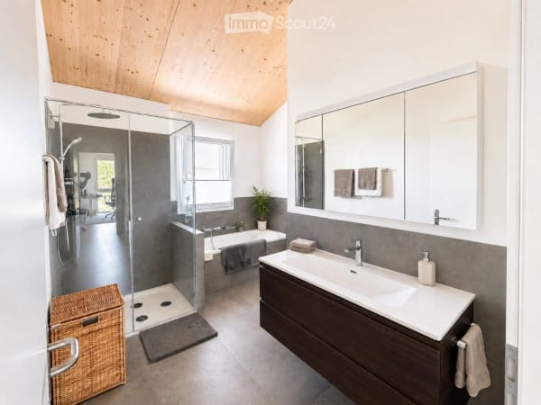 Immobilie in Frauenkappelen - Neuwertig am Waldrand â€“ 5.5-Zimmer-Haus mit Garten & Doppelgarage - Bild 7