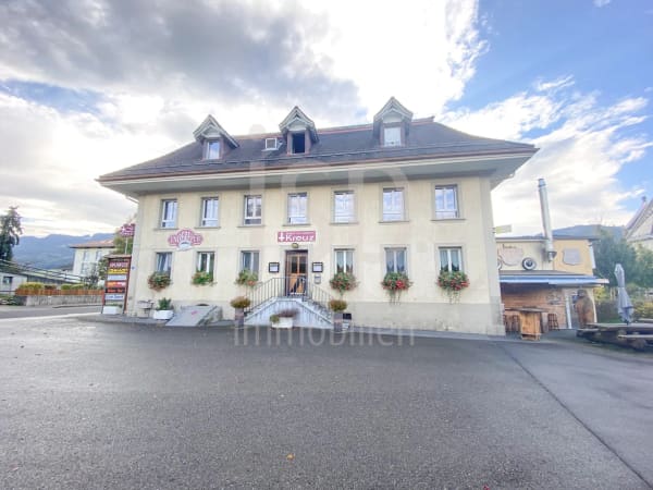 Immobilie in Plaffeien - Mitten im Dorfzentrum von Plaffeien das Restaurant zum goldenen Kreuz - Bild 0