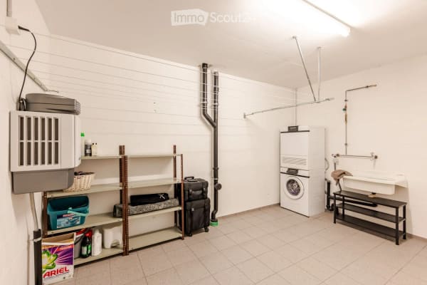 Immobilie in Uetendorf - Lichtdurchflutete 4½-Zimmer-Wohnung inkl. Balkon, Einstellhallenplatz, Keller & Bastelraum - Bild 11