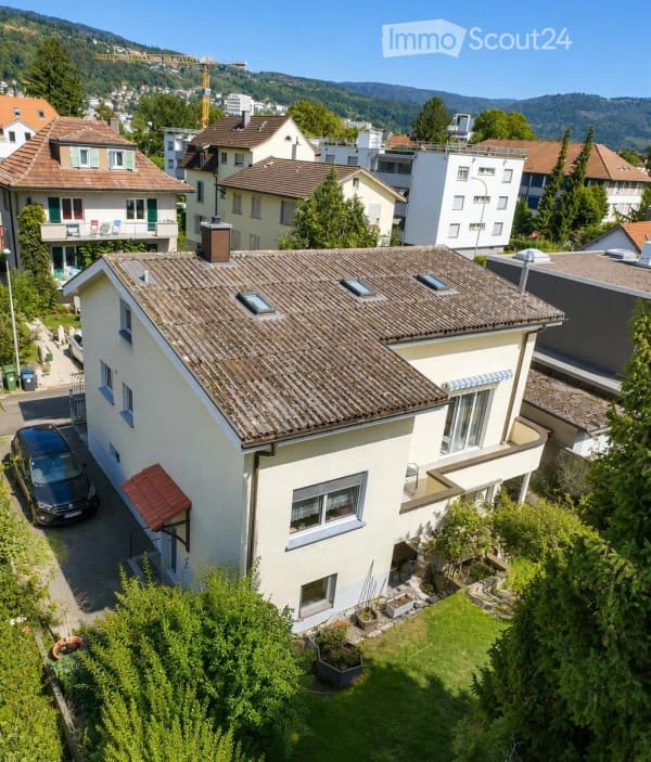 Immobilie in Nidau - Ein Haus mit Charakter und Platz für Ihre Wohnideen - Bild 0