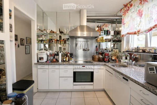 Immobilie in Nidau - Ein Haus mit Charakter und Platz für Ihre Wohnideen - Bild 2