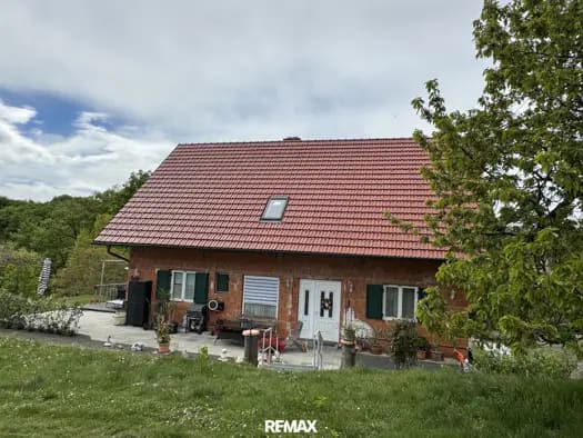 Immobilie in Klöch - Einfamilienhaus zum Kauf - Klöch - 338.000 € - 5,5 Zimmer, 193 m², 1.500 m² Grundstück - Bild 0