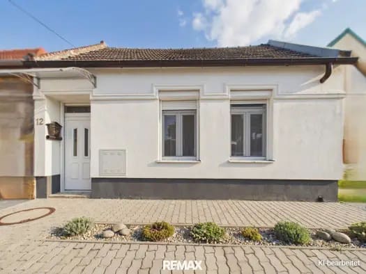 Immobilie in Frauenkirchen - Einfamilienhaus zum Kauf - Frauenkirchen - 250.000 € - 96 m², 336 m² Grundstück - Bild 0