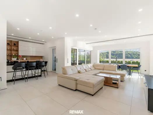 Immobilie in Wörth - Mehrfamilienhaus zum Kauf - Wörth - 795.000 € - 9 Zimmer, 300 m², 1.002 m² Grundstück - Bild 0