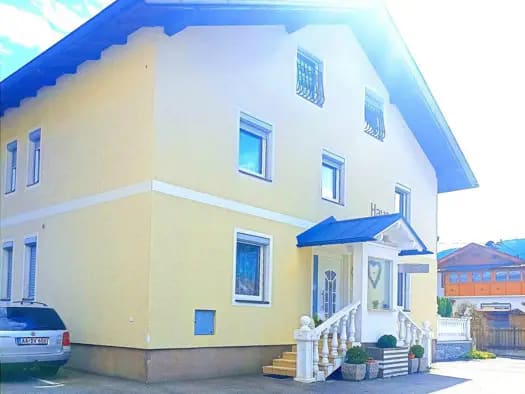 Immobilie in Rothenthurn - Mehrfamilienhaus zum Kauf - Rothenthurn - 590.000 € - 13 Zimmer, 333 m², 1.693 m² Grundstück - Bild 1