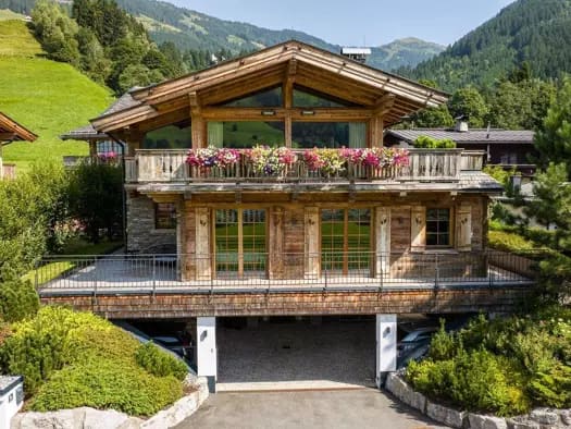 Immobilie in Aurach bei Kitzbühel - Haus zum Kauf - Aurach bei Kitzbühel - 7.500.000 € - 6 Zimmer, 303 m², 587 m² Grundstück - Bild 0