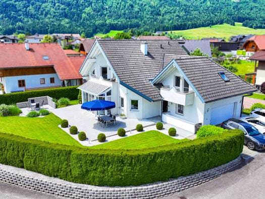 Immobilie in Mondsee - Einfamilienhaus zum Kauf - Mondsee - 1.390.000 € - 9 Zimmer, 230 m², 743 m² Grundstück - Bild 1