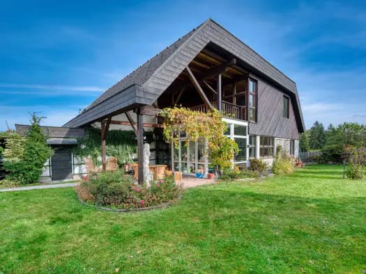 Immobilie in Vöcklabruck - Villa zum Kauf - Vöcklabruck - 599.999 € - 10 Zimmer, 280 m², 1.013 m² Grundstück - Bild 0