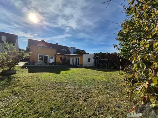 Immobilie in Orth an der Donau - Einfamilienhaus zum Kauf - Orth an der Donau - 285.000 € - 6 Zimmer, 243 m², 617 m² Grundstück - Bild 1
