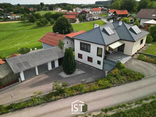 Immobilie in Maria Schmolln - Mehrfamilienhaus zum Kauf - Maria Schmolln - 350.000 € - 7 Zimmer, 210 m², 1.025 m² Grundstück, frei ab sofort - Bild 0