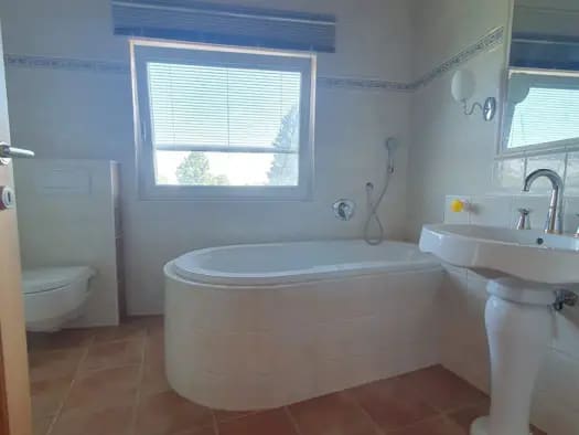 Immobilie in Palting - Haus zum Kauf - Palting - 690.000 € - 6 Zimmer, 158 m², 749 m² Grundstück - Bild 2