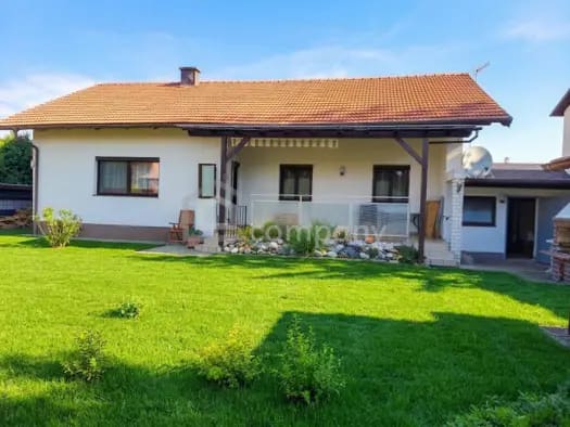 Immobilie in Theresienfeld - Bungalow zum Kauf - Theresienfeld - 398.000 € - 4 Zimmer, 120 m², 600 m² Grundstück - Bild 0