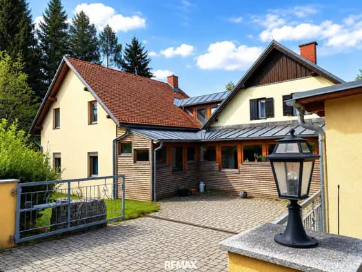 Immobilie in Weinitzen - Einfamilienhaus zum Kauf - Weinitzen - 649.000 € - 8 Zimmer, 207,4 m², 2.348 m² Grundstück - Bild 0