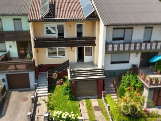 Immobilie in Gmunden - Reihenmittelhaus zum Kauf - Gmunden - 280.000 € - 3,5 Zimmer, 125 m², 190 m² Grundstück - Bild 0