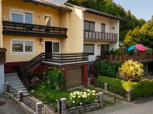 Immobilie in Gmunden - Reihenmittelhaus zum Kauf - Gmunden - 280.000 € - 3,5 Zimmer, 125 m², 190 m² Grundstück - Bild 1