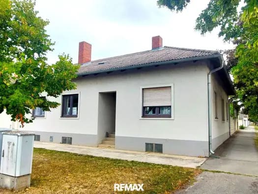 Immobilie in Halbturn - Einfamilienhaus zum Kauf - Halbturn - 199.000 € - 93,6 m², 548 m² Grundstück - Bild 0