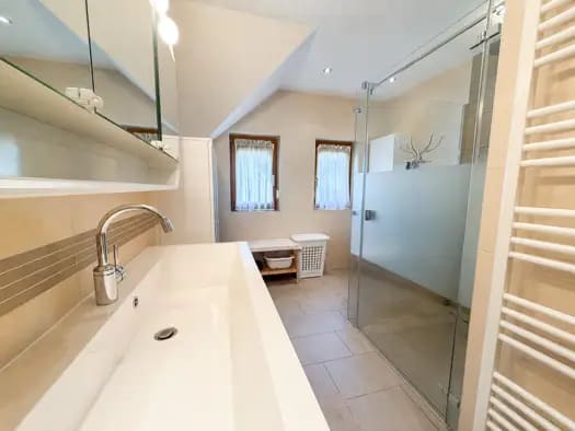 Immobilie in Radenthein - Einfamilienhaus zum Kauf - Radenthein - 298.000 € - 7 Zimmer, 155 m², 709 m² Grundstück - Bild 2
