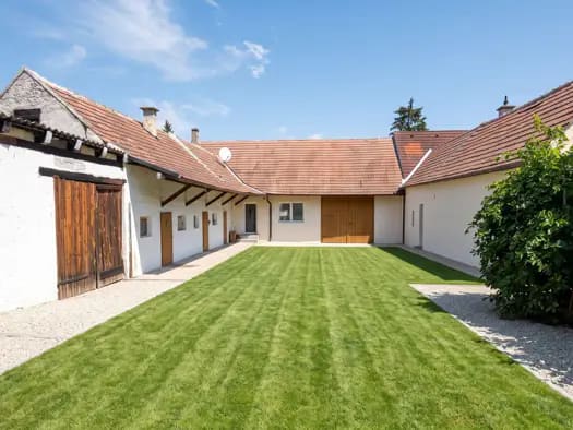 Immobilie in Bernhardsthal - Einfamilienhaus zum Kauf - Bernhardsthal - 119.000 € - 4,5 Zimmer, 90 m², 905 m² Grundstück - Bild 0