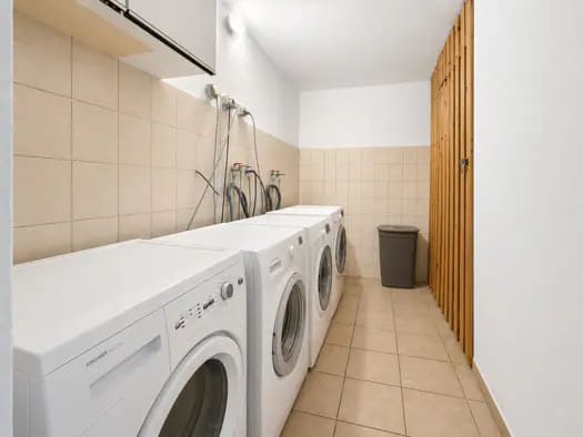 Immobilie in Perwang am Grabensee - Doppelhaushälfte zum Kauf - Perwang am Grabensee - 629.900 € - 6 Zimmer, 173,3 m² - Bild 2