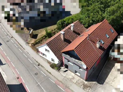 Immobilie in Neuhofen an der Krems - Mehrfamilienhaus zum Kauf - Neuhofen an der Krems - 435.000 € - 8 Zimmer, 180 m², 671 m² Grundstück, frei ab 01.10.2026 - Bild 1