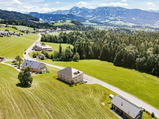 Immobilie in Langenegg - Terrassenwohnung zum Kauf - Erstbezug - Langenegg - 597.000 € - 4 Zimmer, 87,7 m², EG - Bild 2