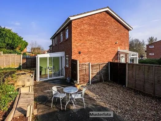 Immobilie in Riedlingsdorf - Einfamilienhaus zum Kauf - Riedlingsdorf - 89.000 € - 6 Zimmer, 121 m², 2.261 m² Grundstück - Bild 0