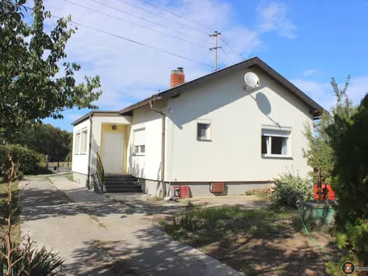 Immobilie in Großpetersdorf - Haus zum Kauf - Großpetersdorf - 138.000 € - 2 Zimmer, 80 m², 880 m² Grundstück - Bild 1