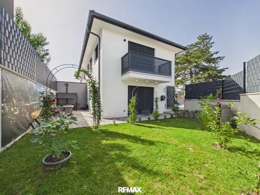 Immobilie in Mannersdorf am Leithagebirge - Mehrfamilienhaus zum Kauf - Mannersdorf am Leithagebirge - 899.000 € - 7 Zimmer, 229,3 m², 510 m² Grundstück - Bild 0
