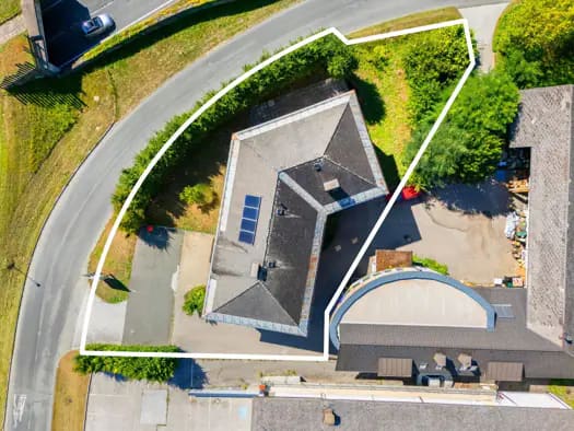 Immobilie in Ferlach - Mehrfamilienhaus zum Kauf - Ferlach - 395.000 € - 15 Zimmer, 350 m², 1.070 m² Grundstück - Bild 1