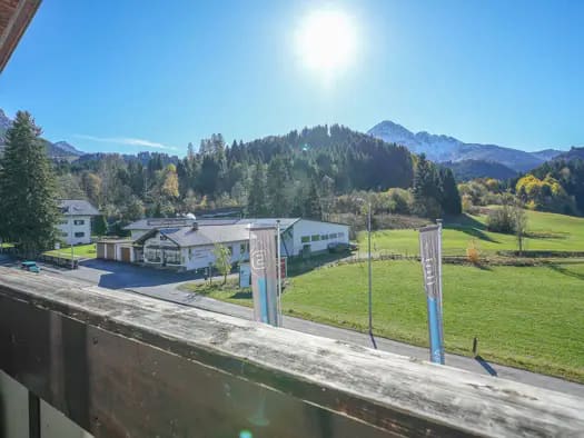 Immobilie in Reutte - Wohnung zum Kauf - Reutte - 370.000 € - 5,5 Zimmer, 105,6 m² - Bild 2