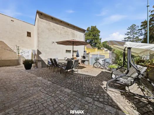 Immobilie in Leopoldsdorf im Marchfeld - Mehrfamilienhaus zum Kauf - Leopoldsdorf im Marchfeld - 379.000 € - 12,5 Zimmer, 270 m², 375 m² Grundstück - Bild 2