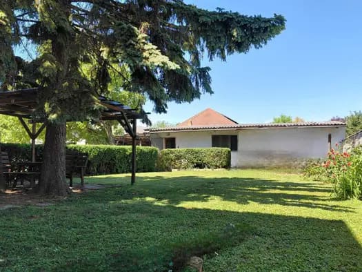 Immobilie in Zurndorf - Mehrfamilienhaus zum Kauf - Zurndorf - 315.000 € - 8 Zimmer, 200 m², 1.144 m² Grundstück - Bild 1