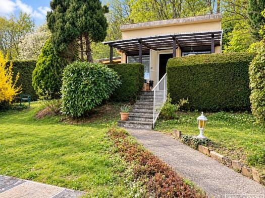 Immobilie in Klosterneuburg - Haus zum Kauf - Klosterneuburg - 100.000 € - 1,5 Zimmer, 40 m², 600 m² Grundstück - Bild 0