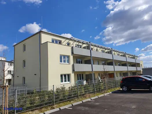 Immobilie in Strasshof an der Nordbahn - Wohnung zum Kauf - Erstbezug - Strasshof an der Nordbahn - 259.000 € - 3 Zimmer, 61,9 m², 1. Geschoss - Bild 0