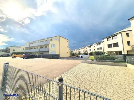 Immobilie in Strasshof an der Nordbahn - Wohnung zum Kauf - Erstbezug - Strasshof an der Nordbahn - 259.000 € - 3 Zimmer, 61,9 m², 1. Geschoss - Bild 2