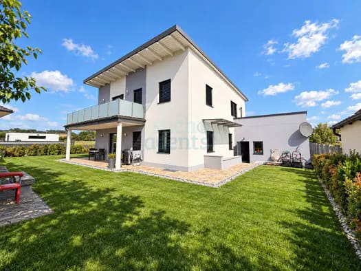 Immobilie in Mauthausen - Mehrfamilienhaus zum Kauf - Mauthausen - 699.000 € - 7 Zimmer, 212 m², 709 m² Grundstück - Bild 0