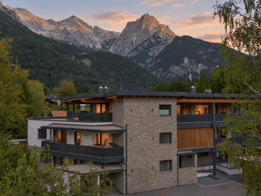 Immobilie in St. Ulrich am Pillersee - Maisonette zum Kauf - Erstbezug - St. Ulrich am Pillersee - 990.000 € - 6 Zimmer, 184,6 m², EG - Bild 0