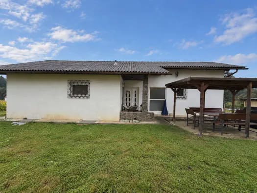 Immobilie in Pirching am Traubenberg - Einfamilienhaus zum Kauf - Pirching am Traubenberg - 359.000 € - 5 Zimmer, 129 m², 1.969 m² Grundstück - Bild 2