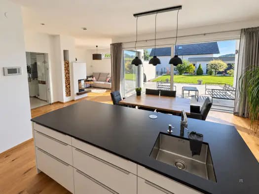 Immobilie in Berndorf bei Salzburg - Einfamilienhaus zum Kauf - Berndorf bei Salzburg - 970.000 € - 4 Zimmer, 132 m², 793 m² Grundstück - Bild 1